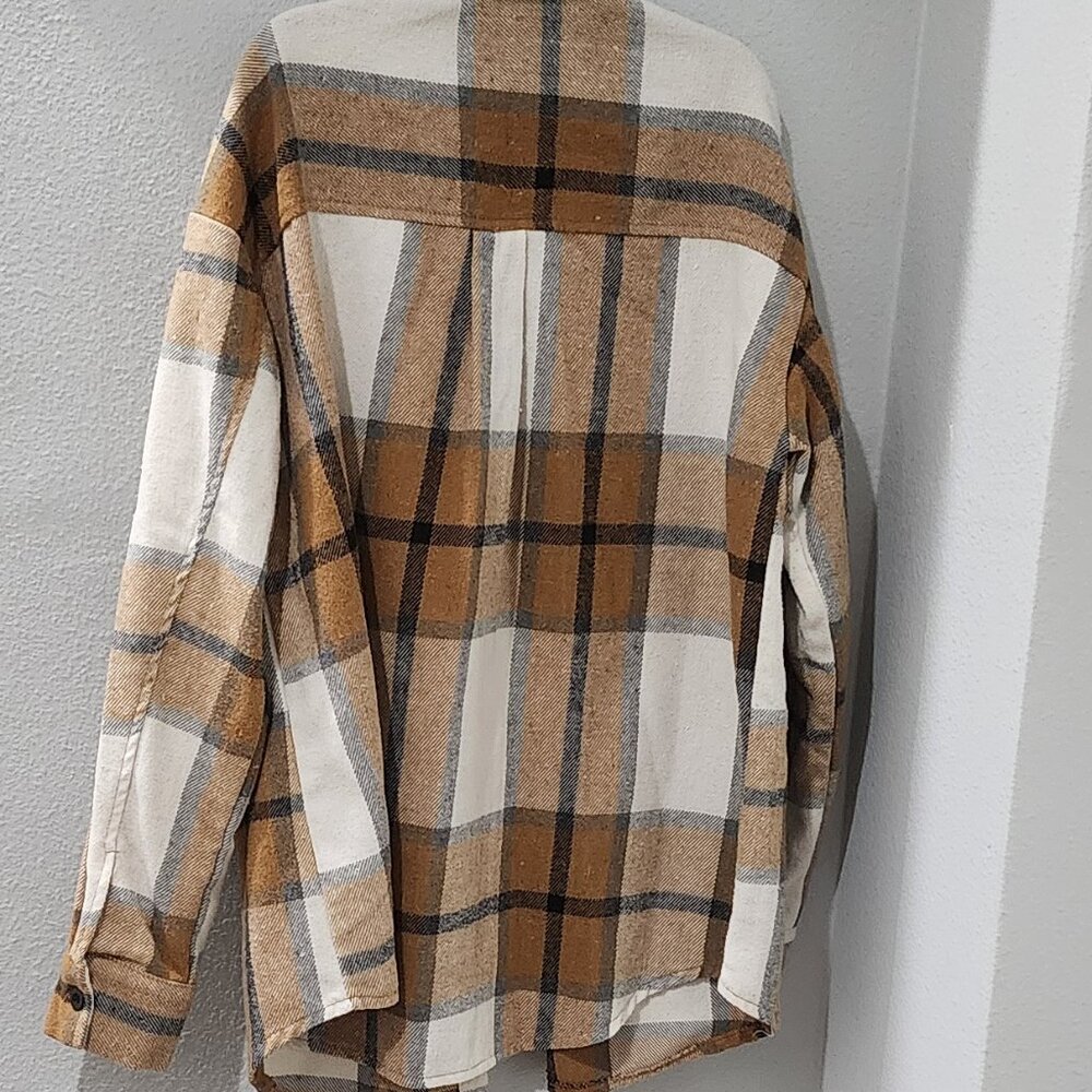 Button Up - Picture 2 of 3